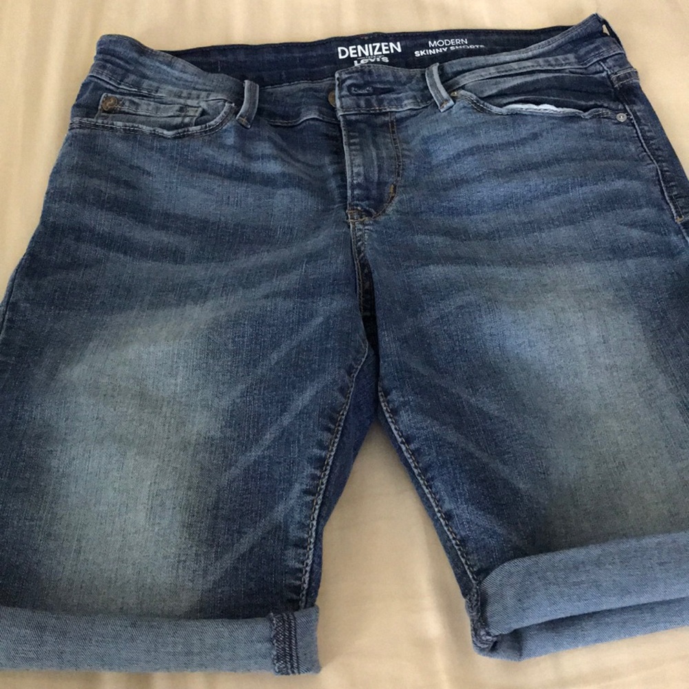 Cut-off  Levi’s Jeans, size 8, with stretch